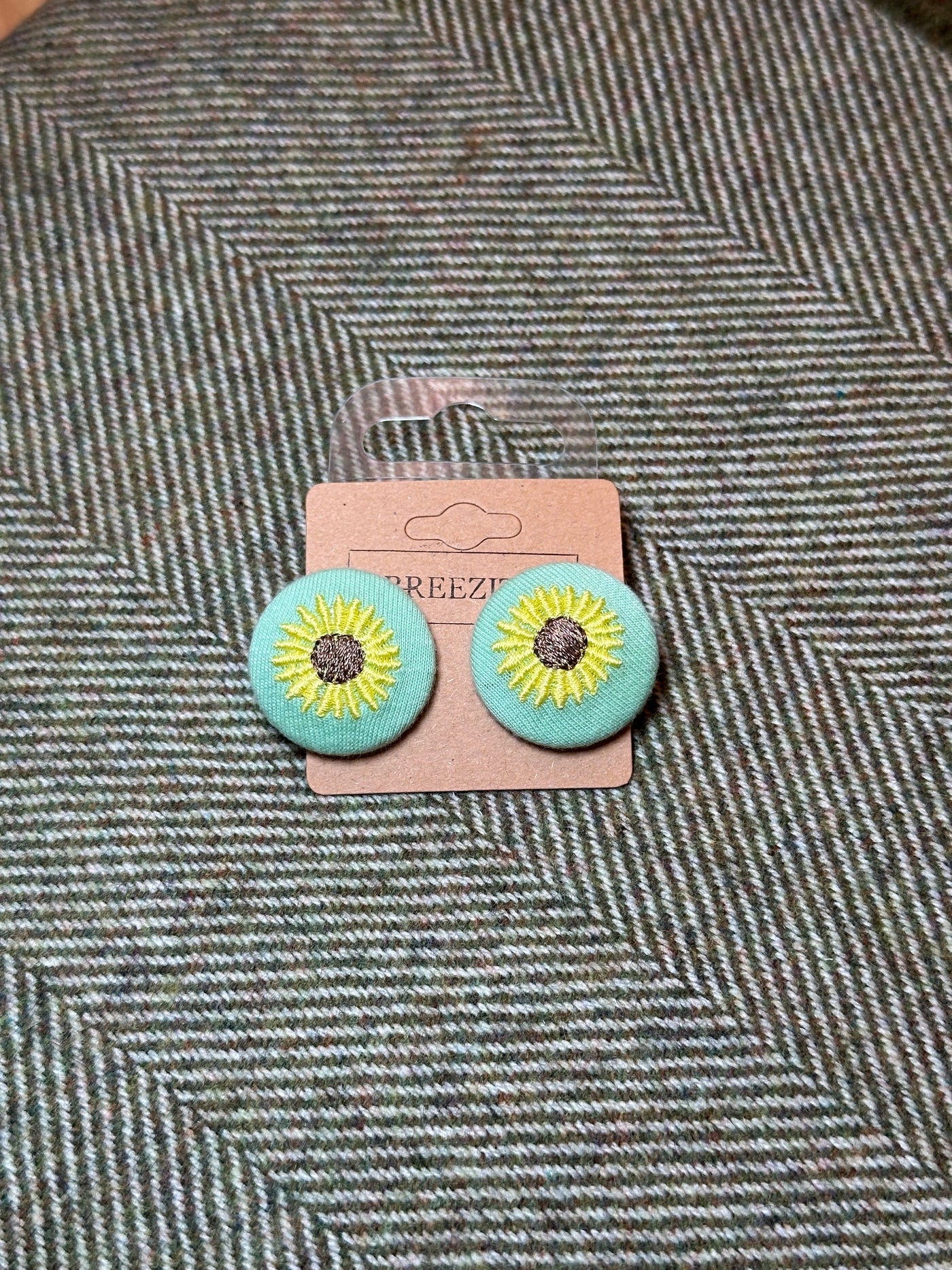 Sunflower Button Earrings | Breezita