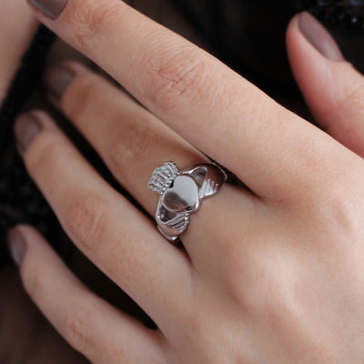 Classic Claddagh Ring | Réalta